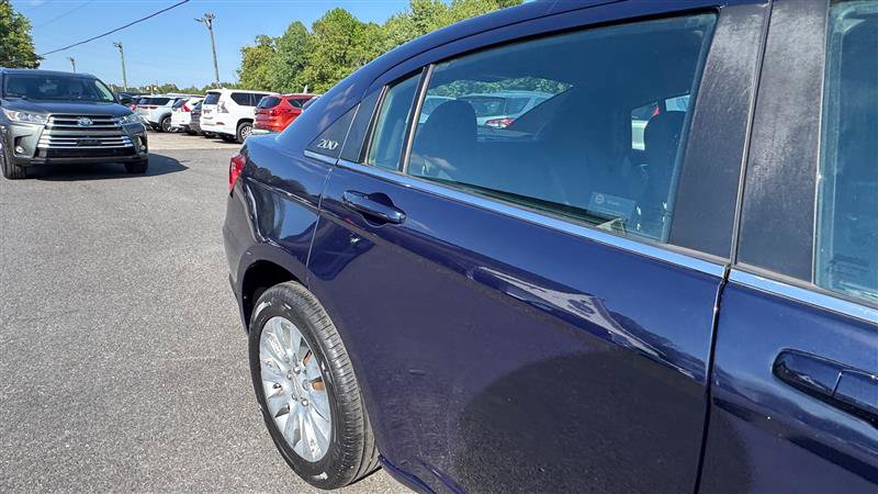 Used 2014 Chrysler 200 LX FWD image 20