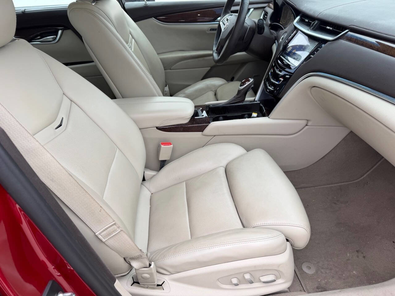 Used 2013 Cadillac XTS Premium image 21