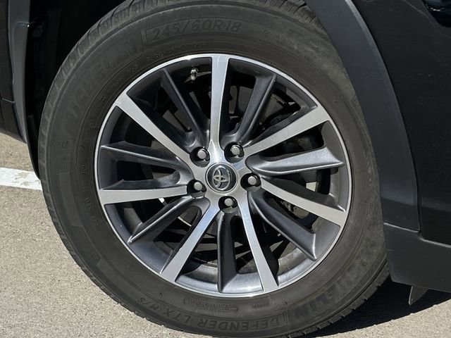 Used 2017 Toyota Highlander XLE image 9