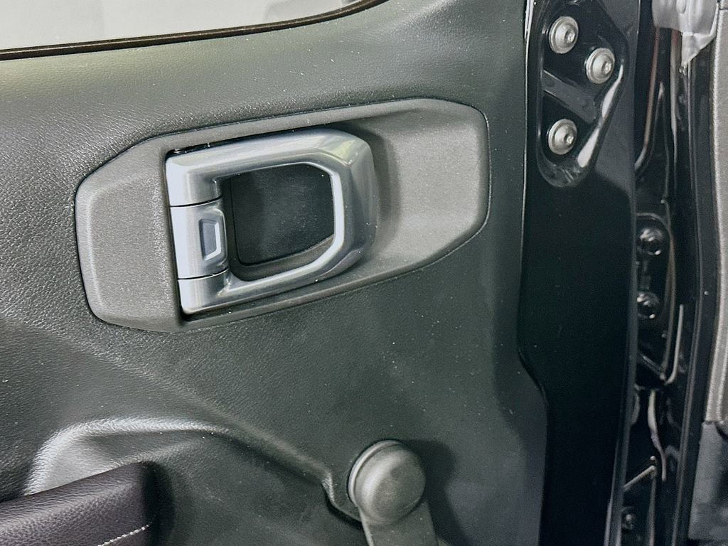 Used 2018 Jeep Wrangler Sport image 23