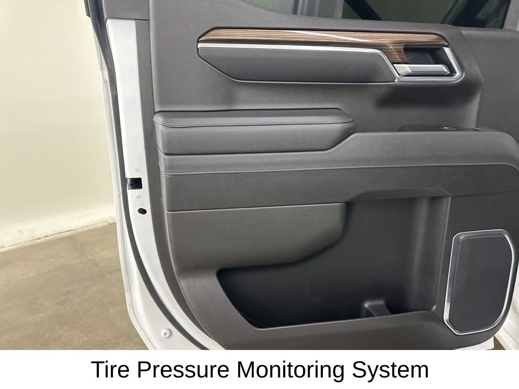 Used 2025 Chevrolet Silverado 1500 LT image 28