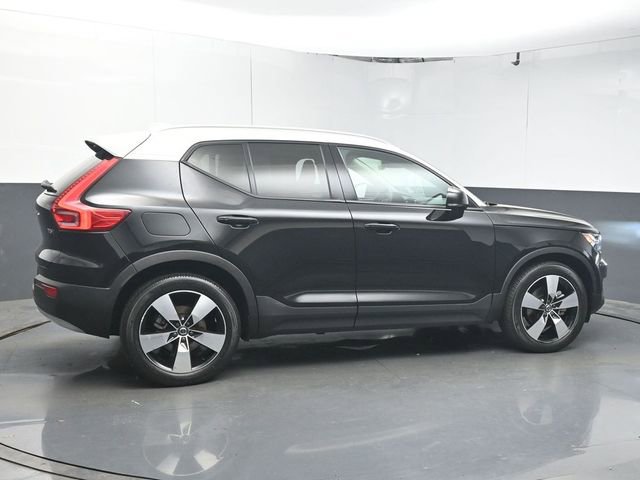 Used 2020 Volvo XC40 T5 Momentum w/ Premium Package image 8