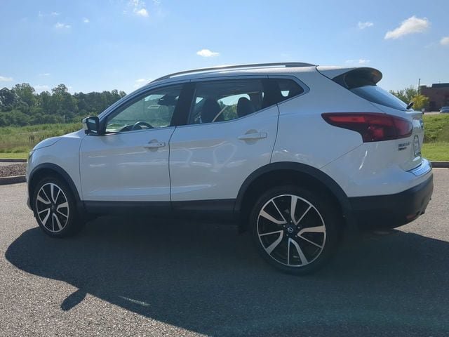 Used 2017 Nissan Rogue Sport SL w/ SL Premium Package FWD image 6