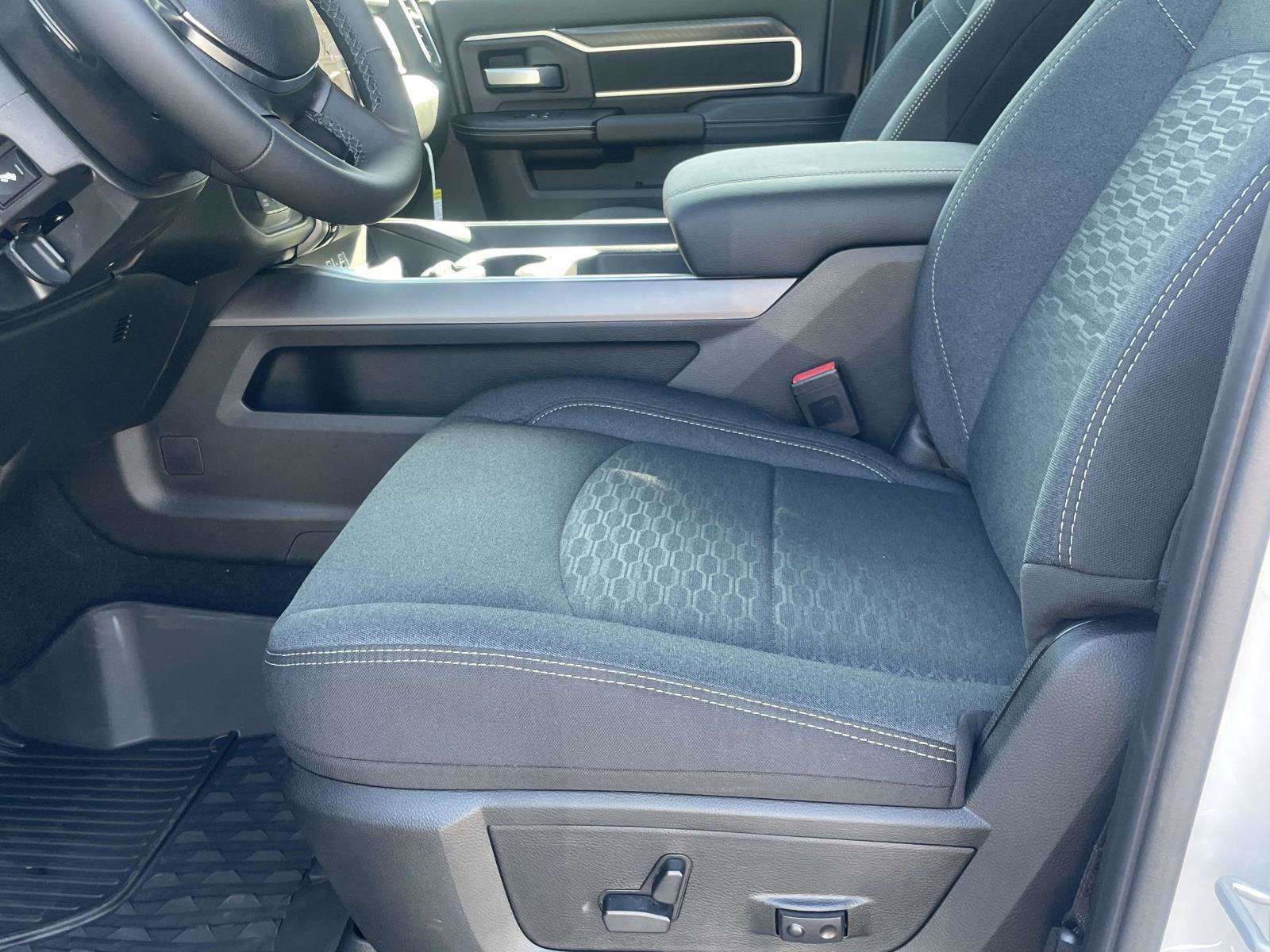 New 2026 RAM 2500 Big Horn AWD/4WD image 10