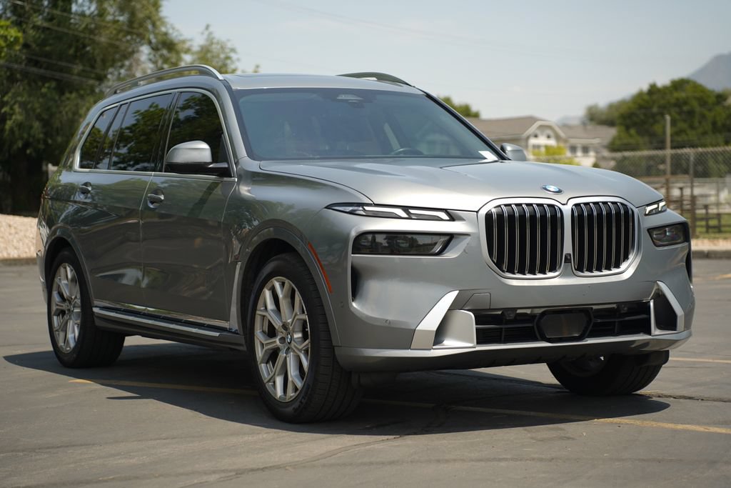Used 2023 BMW X7 xDrive40i w/ Premium Package AWD/4WD image 7