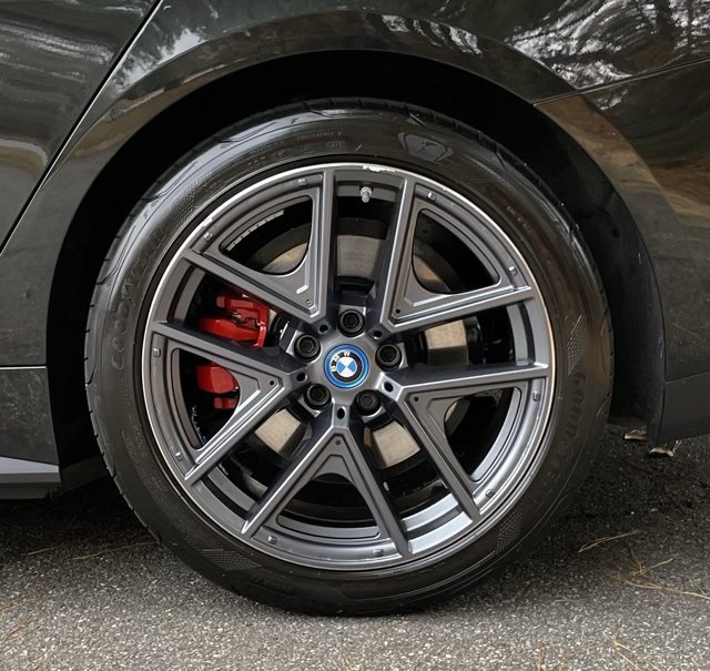 Used 2023 BMW i4 eDrive35 w/ Premium Package image 7