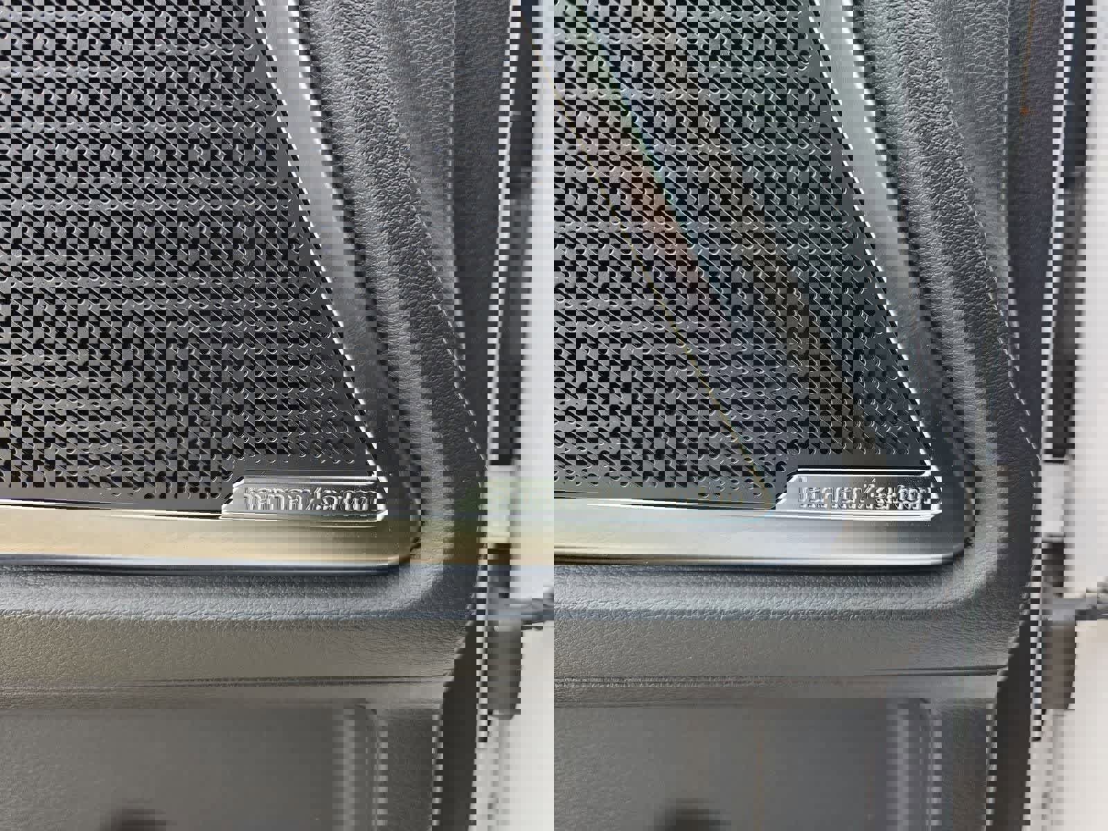 Used 2025 Kia Telluride SX Prestige image 30