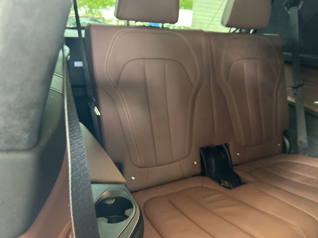 Used 2022 BMW X7 M50i w/ Dynamic Handling Package image 39