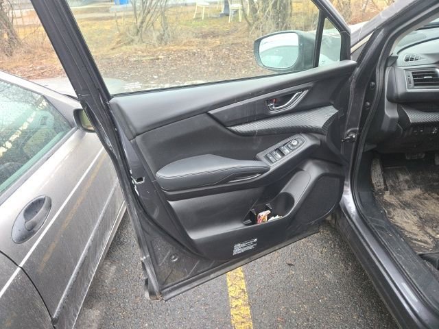 Used 2024 Subaru Ascent Premium w/ Convenience Package image 8