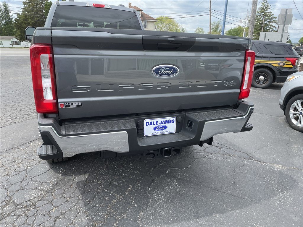 New 2026 Ford F350 4x4 Crew Cab Super Duty image 8