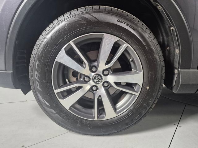 Used 2018 Toyota RAV4 XLE image 10