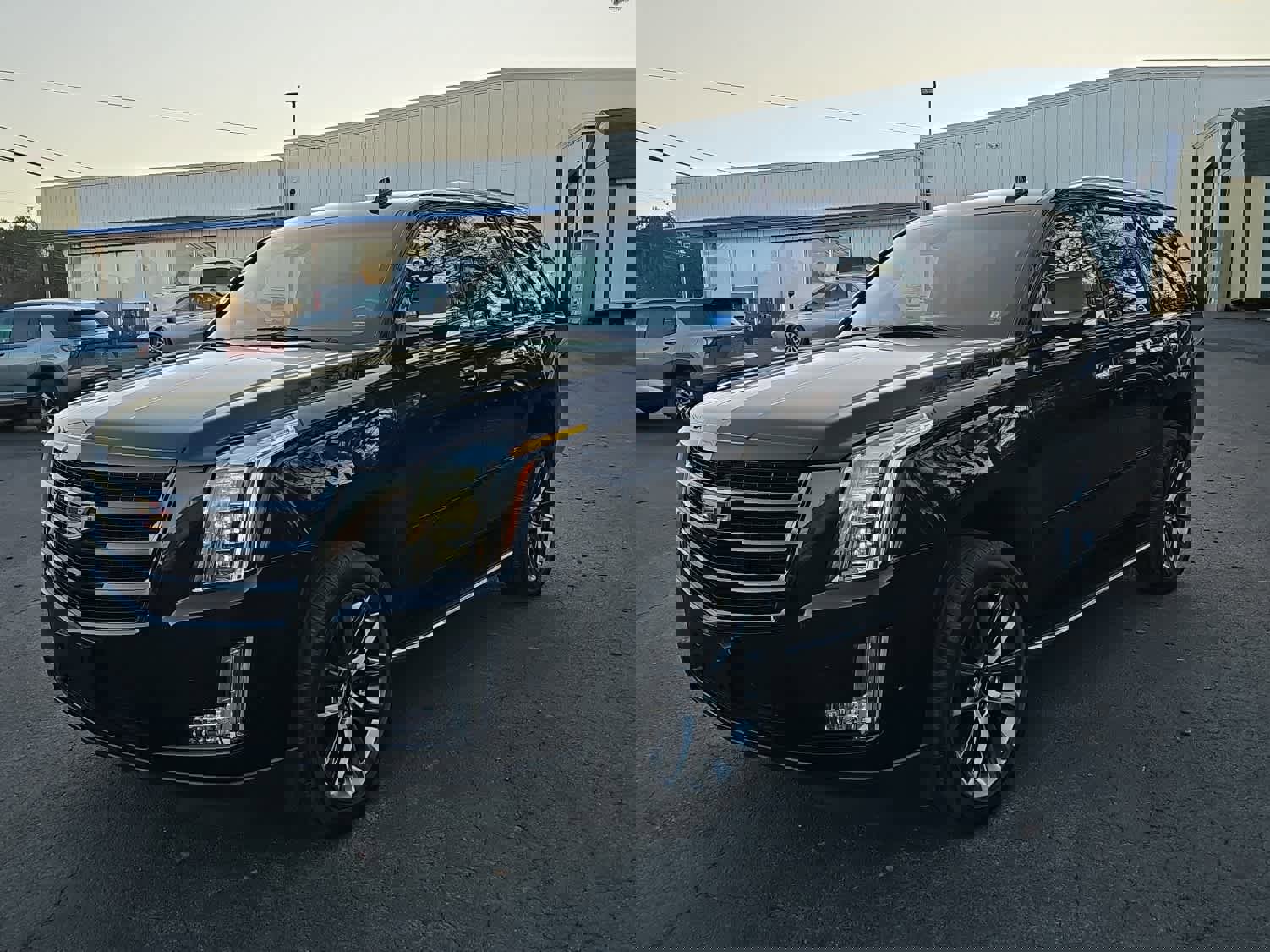 Used 2019 Cadillac Escalade Luxury w/ Escalade Sport Edition image 7