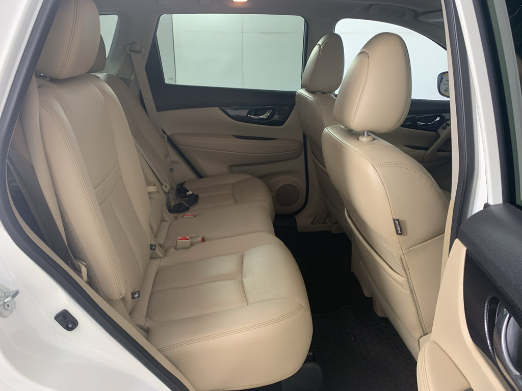 Used 2018 Nissan Rogue SL w/ Premium Package FWD image 38