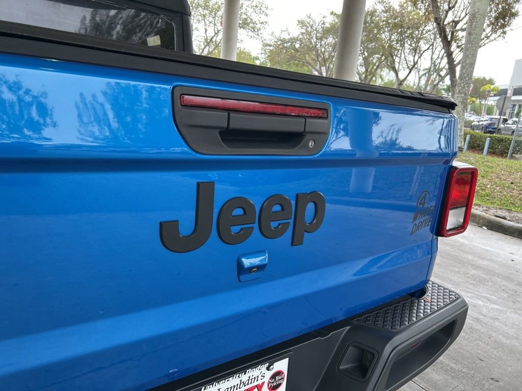 Used 2022 Jeep Gladiator Willys image 20