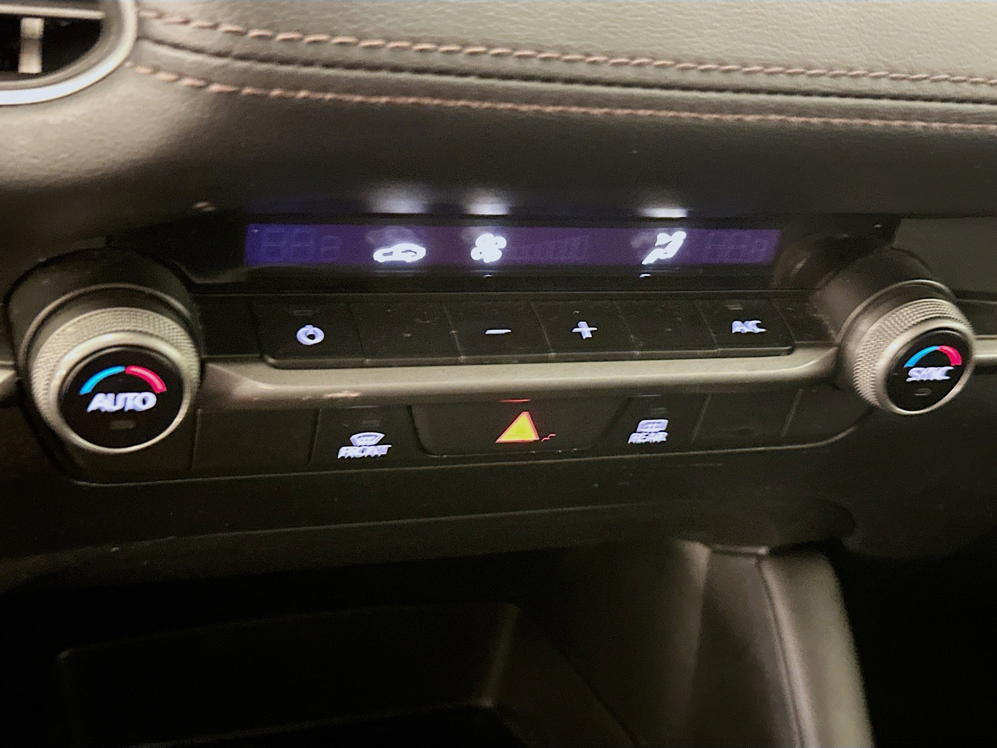 Used 2023 MAZDA MAZDA3 s image 24