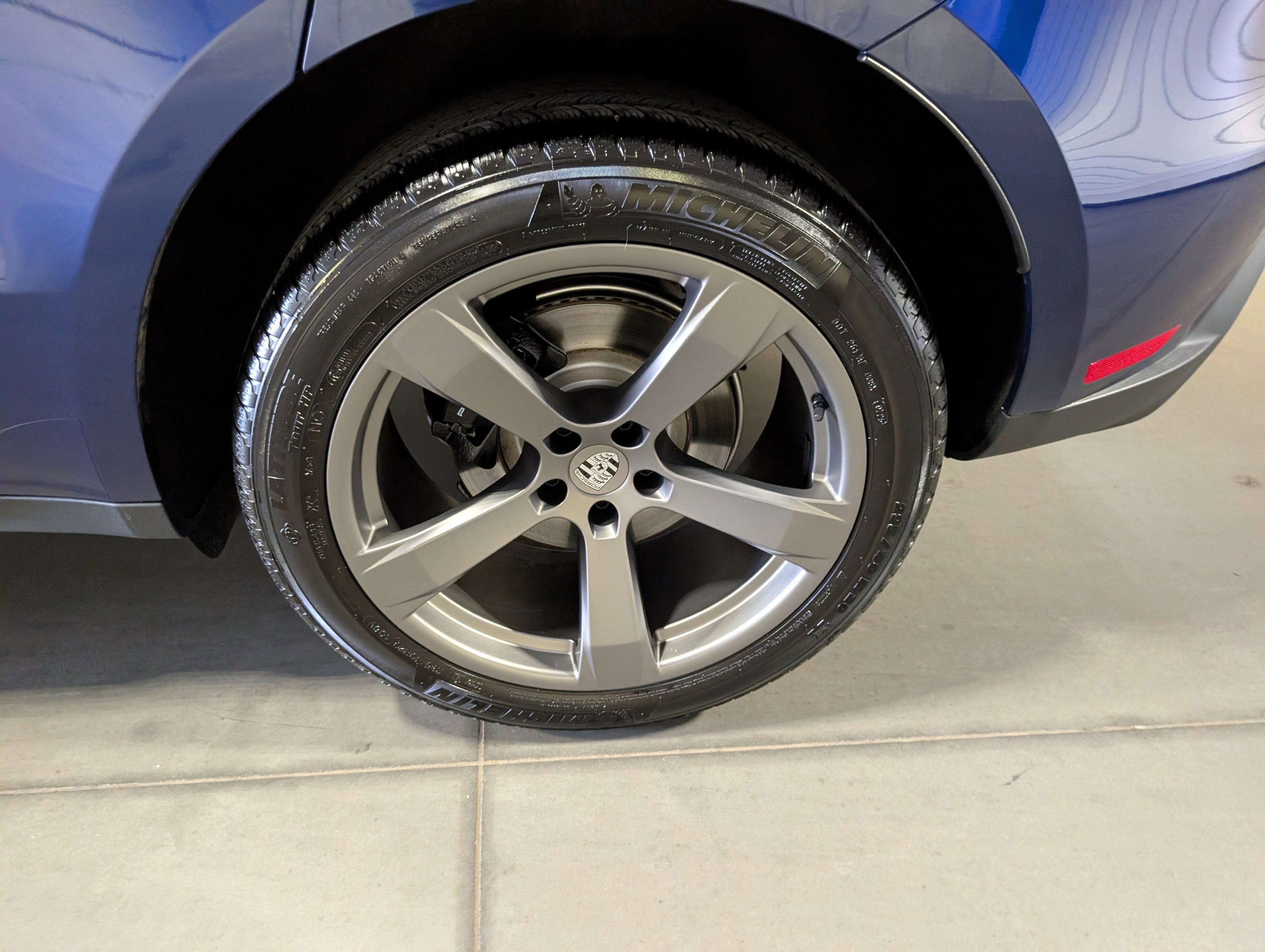 Certified 2025 Porsche Macan image 15