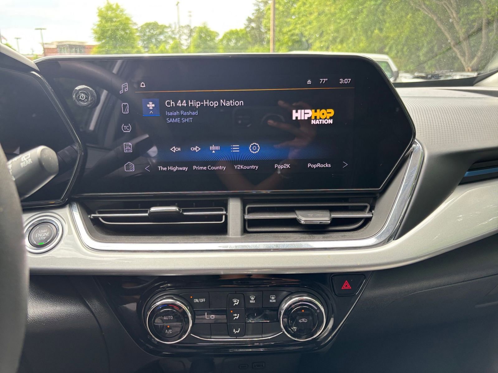 Used 2025 Chevrolet Trax LT FWD image 20