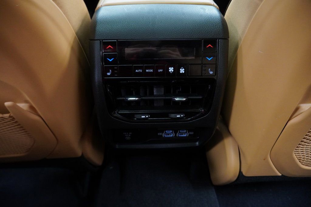 Certified 2024 Jeep Grand Cherokee L Summit w/ High Altitude Package image 30