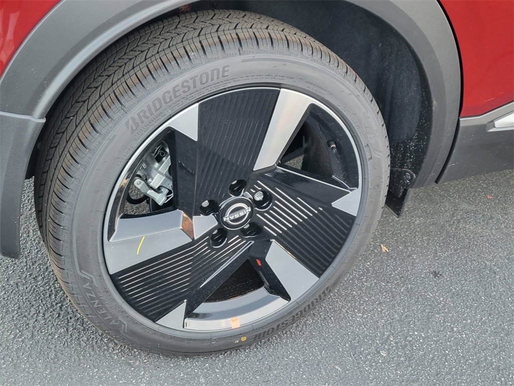 New 2026 Nissan Kicks SR image 3