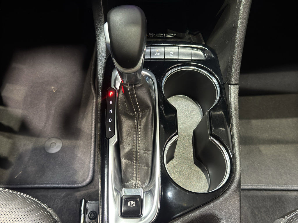 Used 2024 Buick Encore GX Avenir w/ Avenir Technology Package image 32