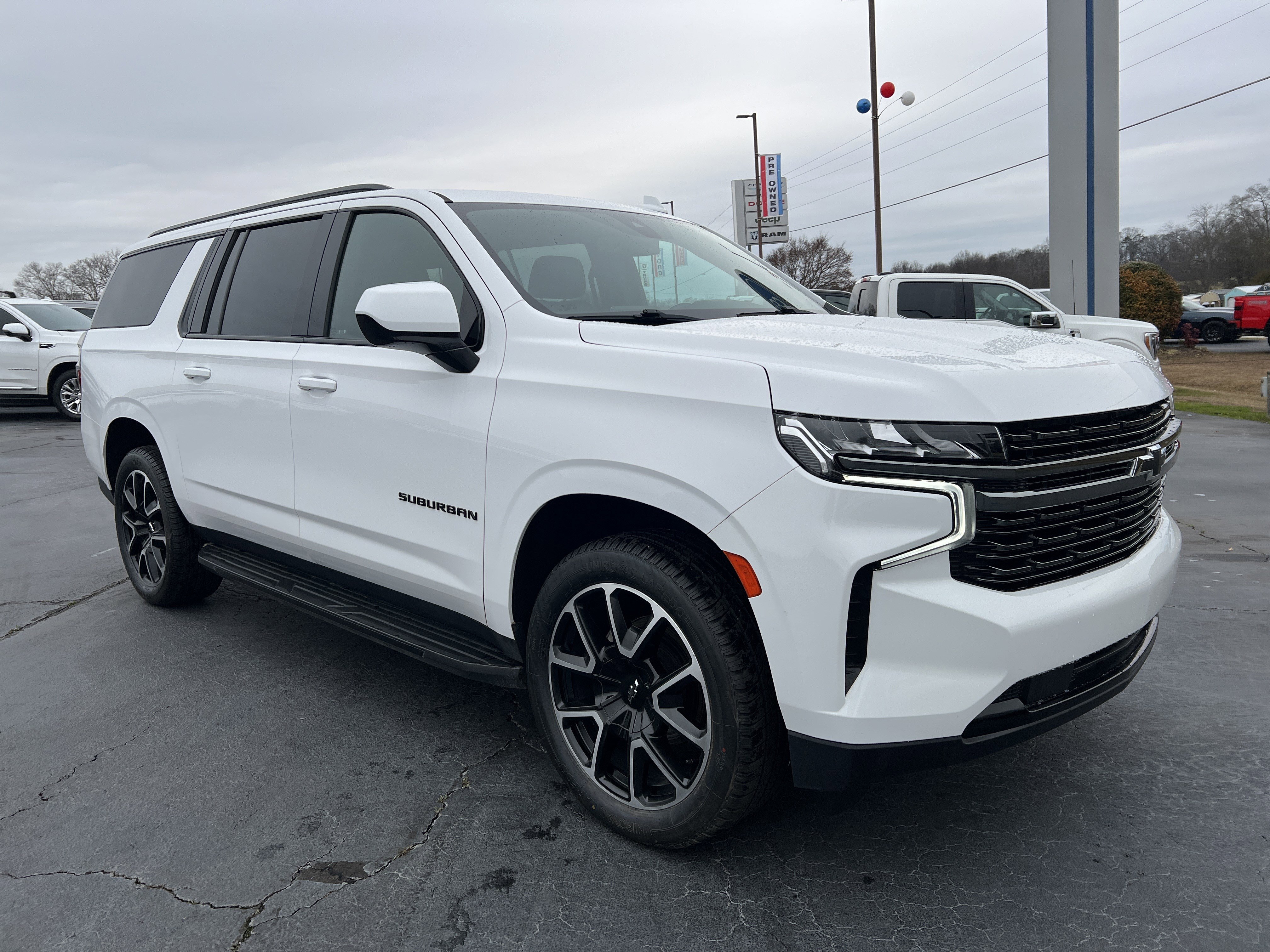 Used 2021 Chevrolet Suburban RST image 4