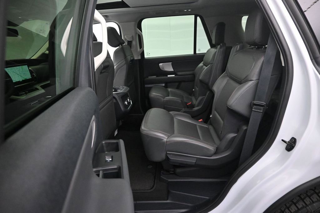 Used 2025 Ford Expedition Active AWD/4WD image 13