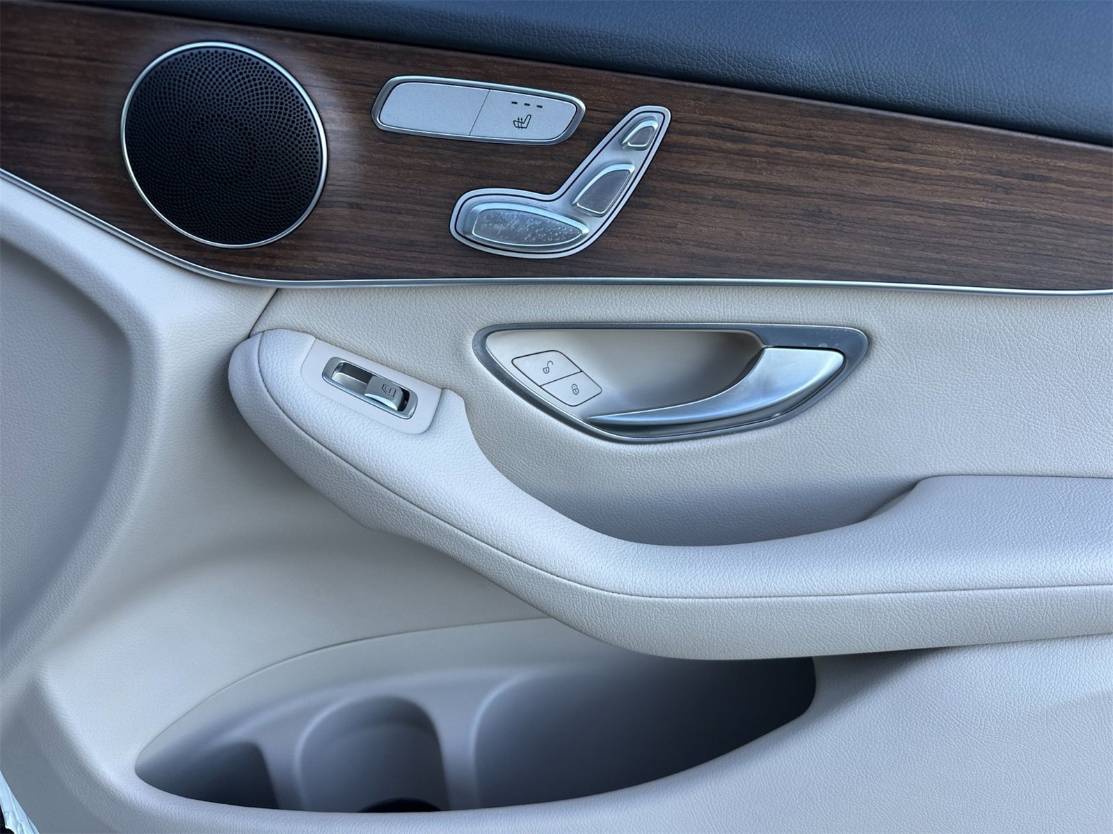 Certified 2022 Mercedes-Benz GLC 300 4MATIC w/ Premium Package Lite image 20