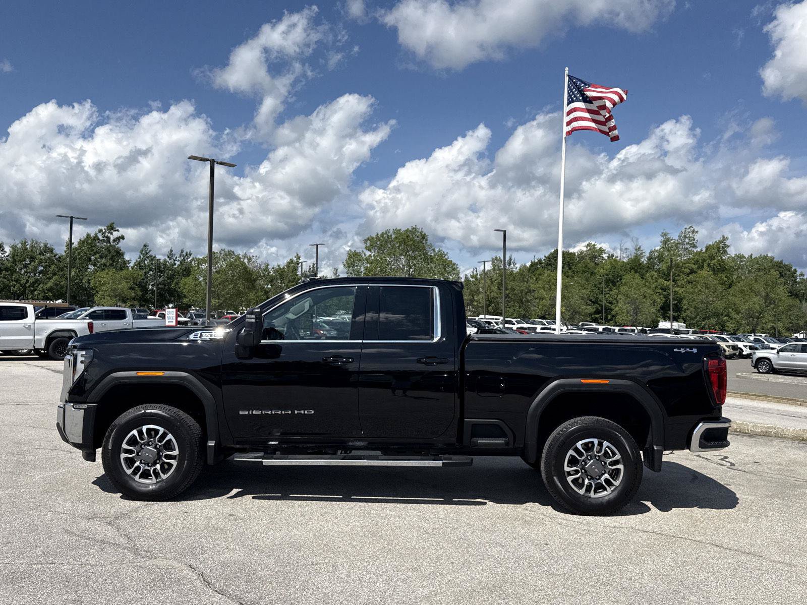 Used 2026 GMC Sierra 2500 SLE w/ SLE Value Package; AWD/4WD image 5