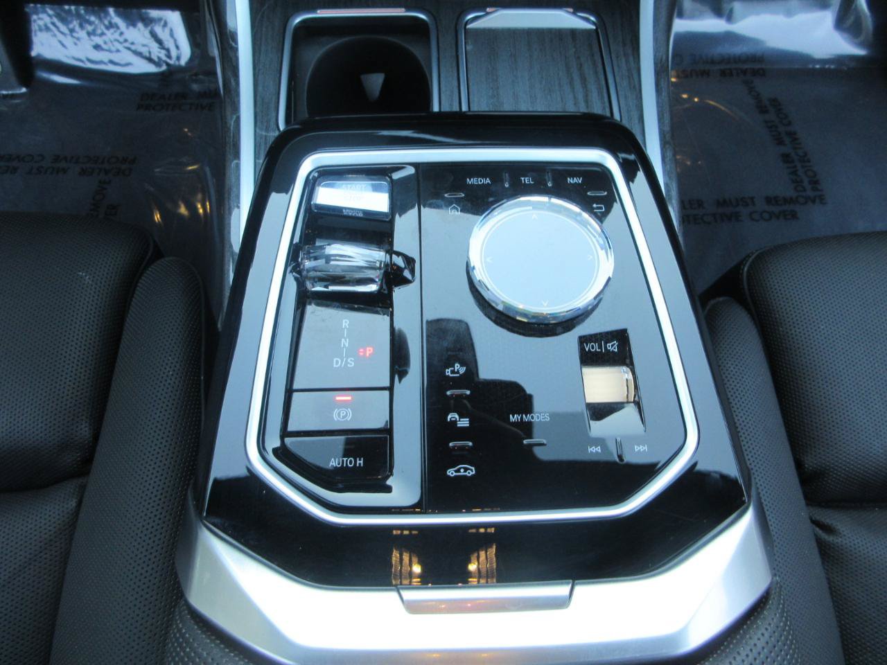 Used 2023 BMW 760i xDrive AWD/4WD image 54