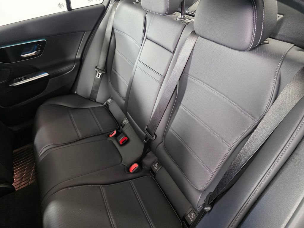 Certified 2025 Mercedes-Benz C 300 Sedan image 16