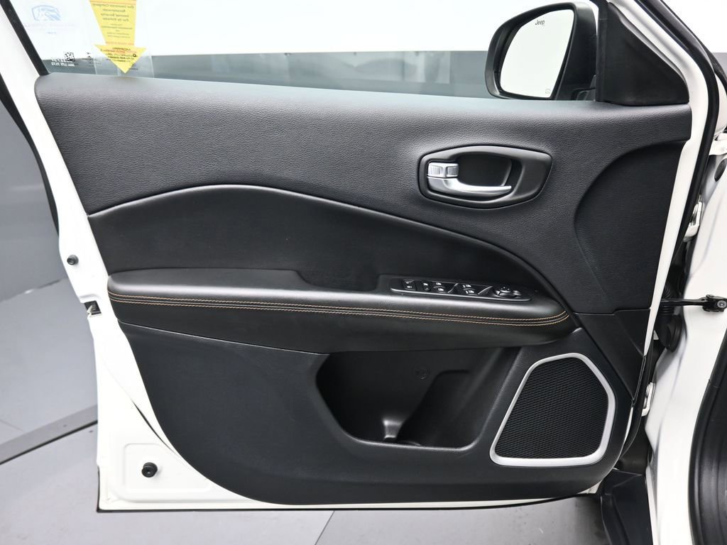 Used 2020 Jeep Compass Limited image 9