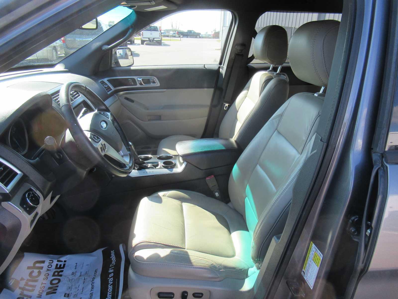 Used 2014 Ford Explorer XLT w/ Equipment Group 202A FWD image 13