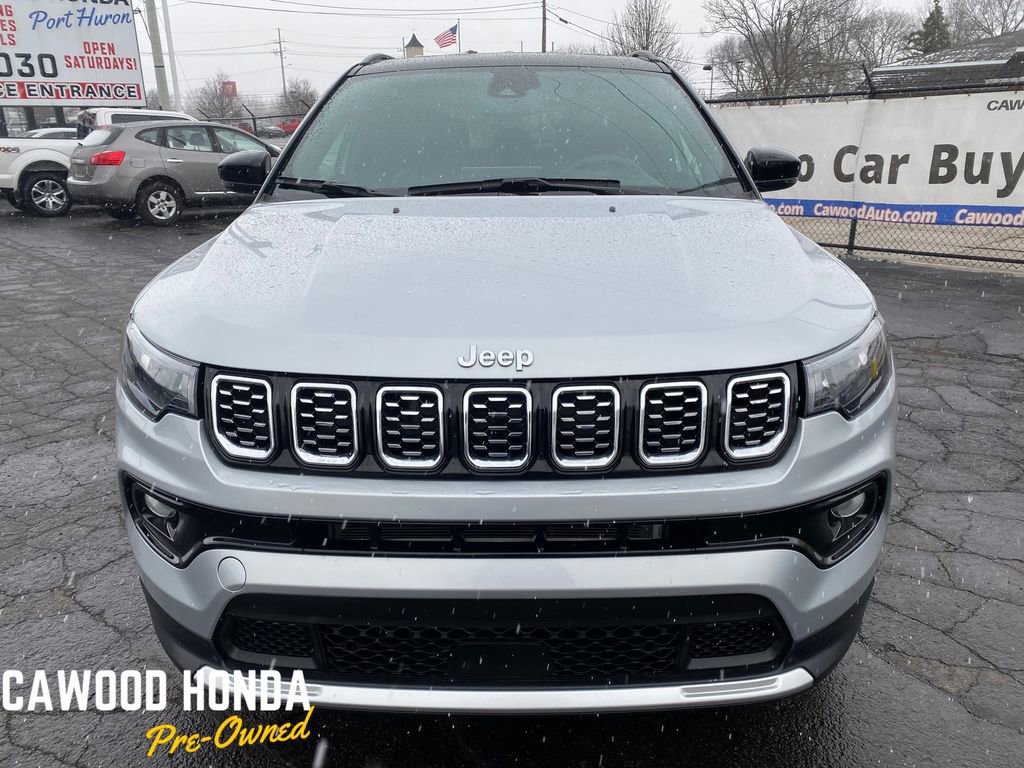 Used 2025 Jeep Compass Limited image 8