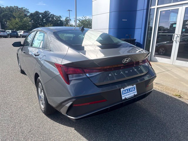 New 2026 Hyundai Elantra SE FWD image 4