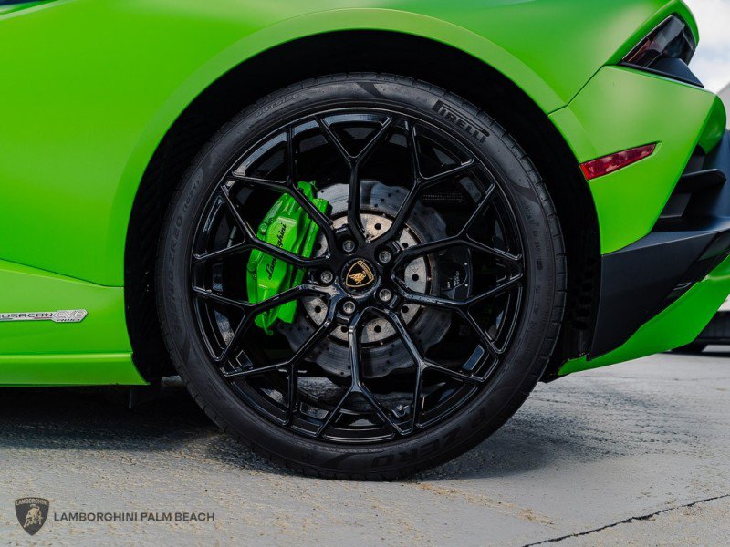 Used 2022 Lamborghini Huracan EVO RWD image 35
