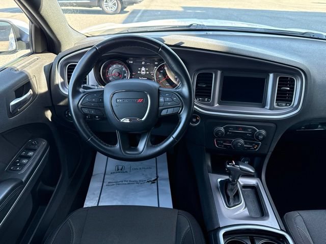 Used 2019 Dodge Charger SXT RWD image 13