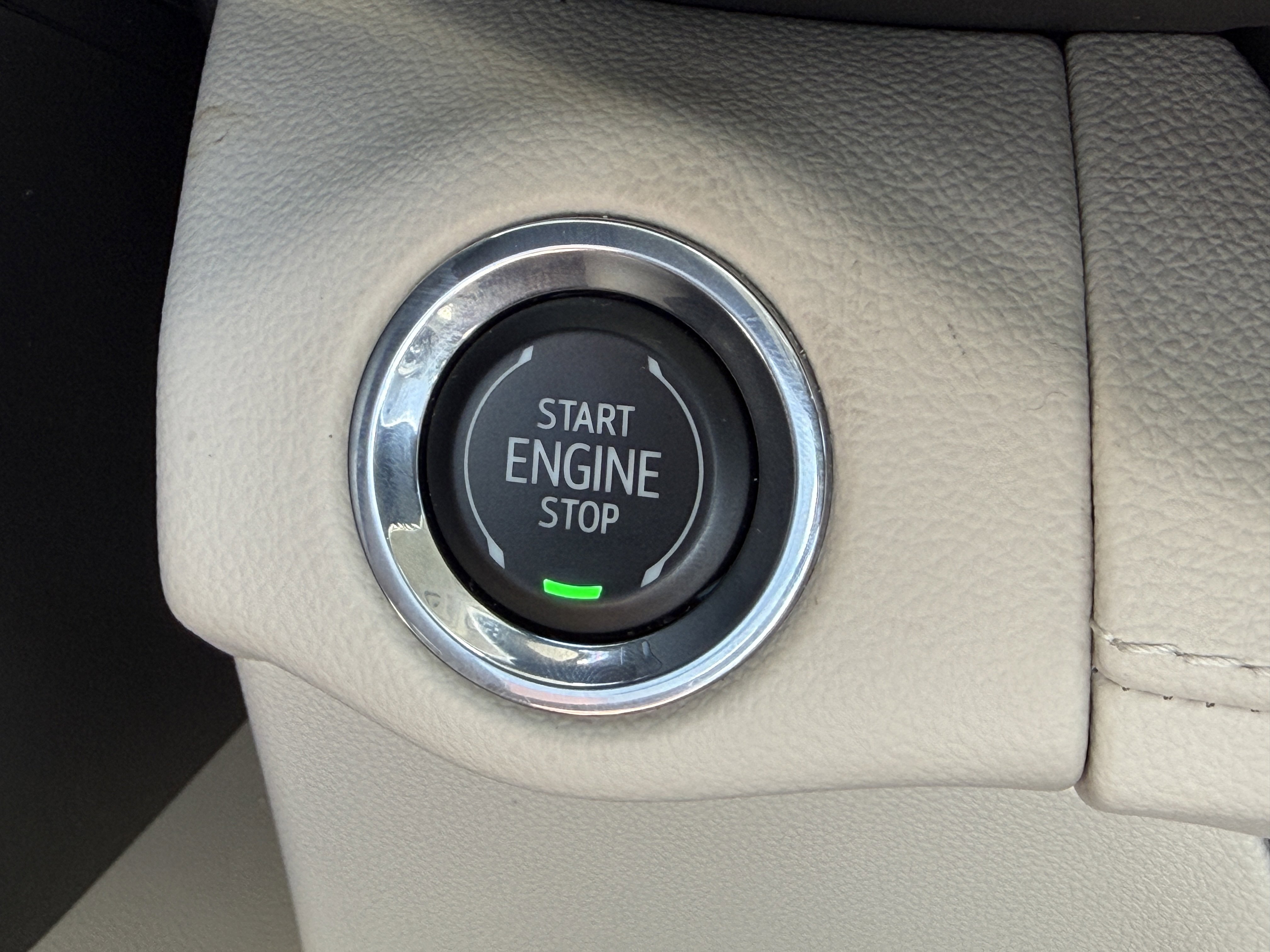 Used 2023 Buick Envision Avenir image 24