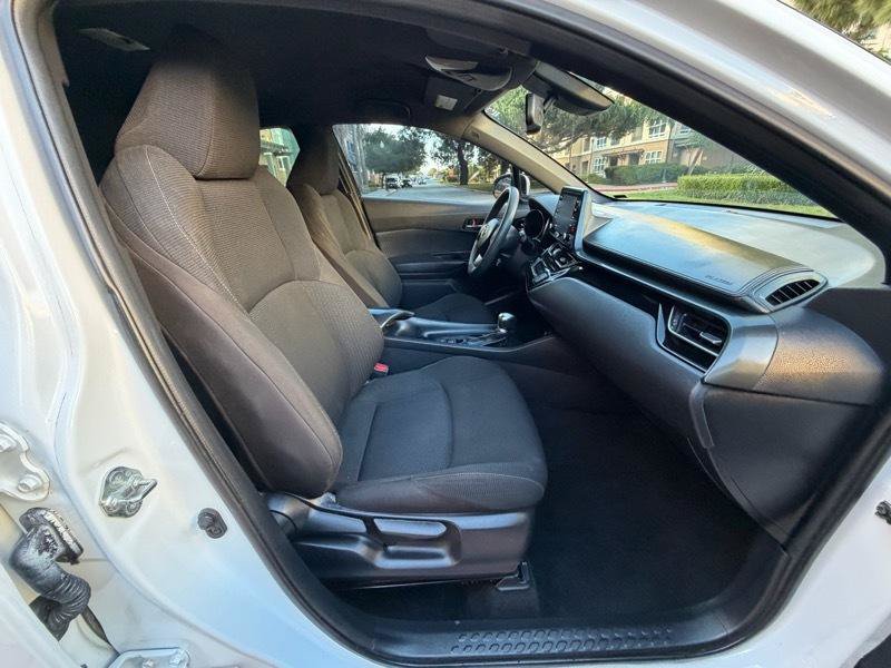 Used 2019 Toyota C-HR LE FWD image 51
