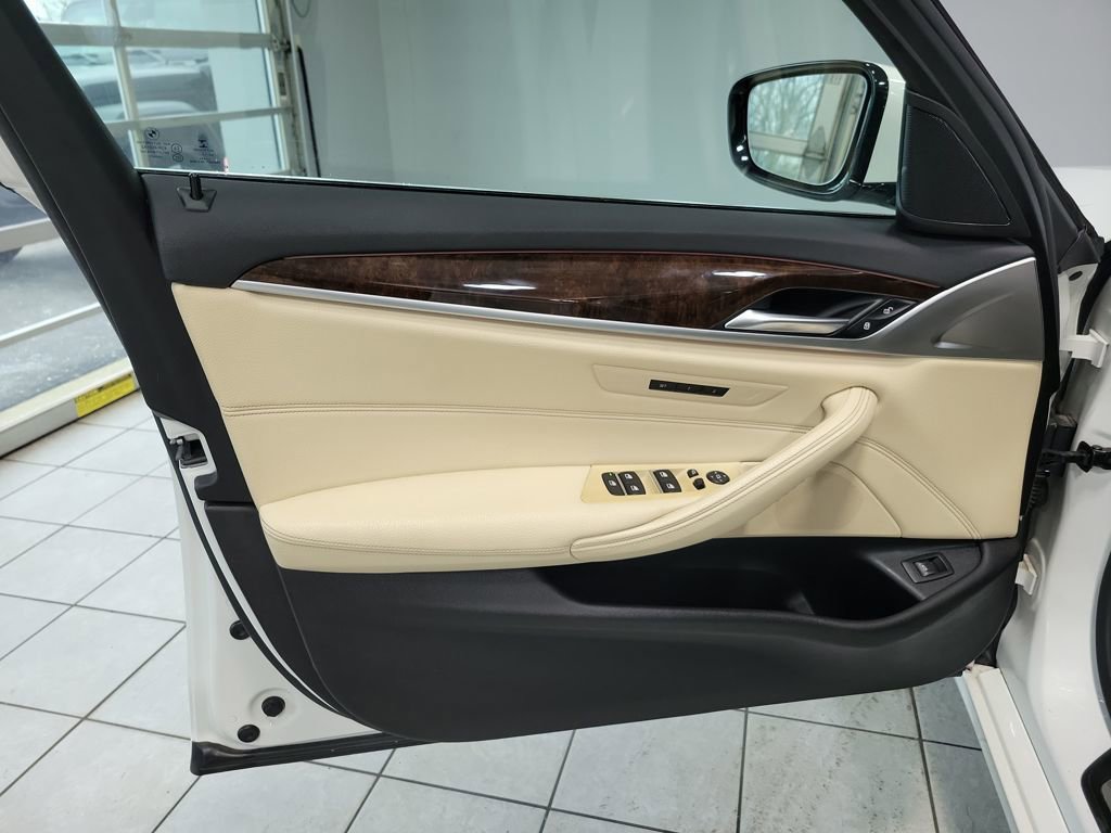 Used 2018 BMW 530i xDrive image 36