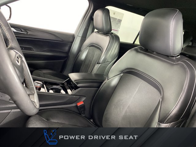 Used 2023 Jeep Grand Cherokee L Laredo AWD/4WD image 17