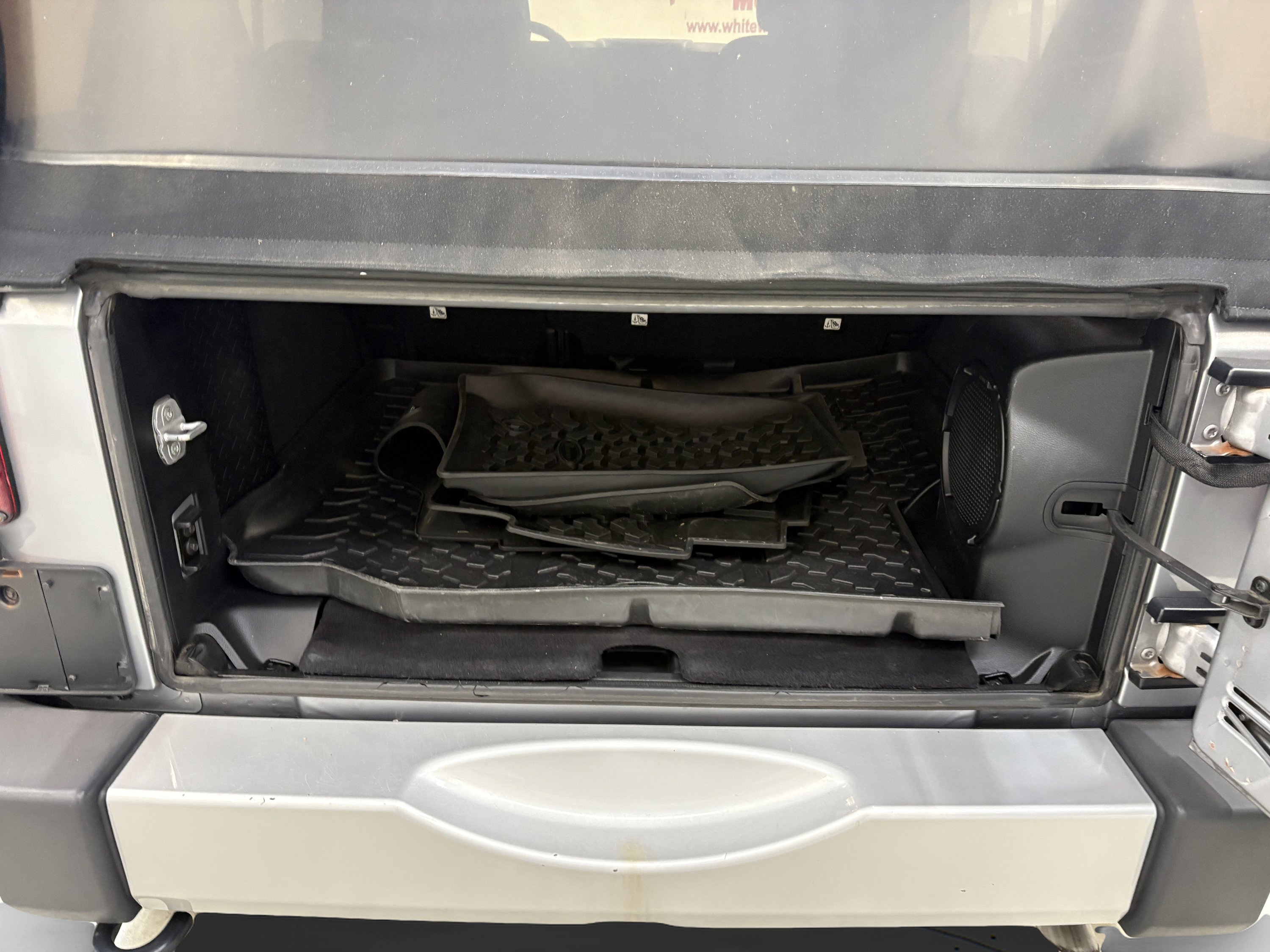 Used 2014 Jeep Wrangler Unlimited Sahara w/ Connectivity Group image 8