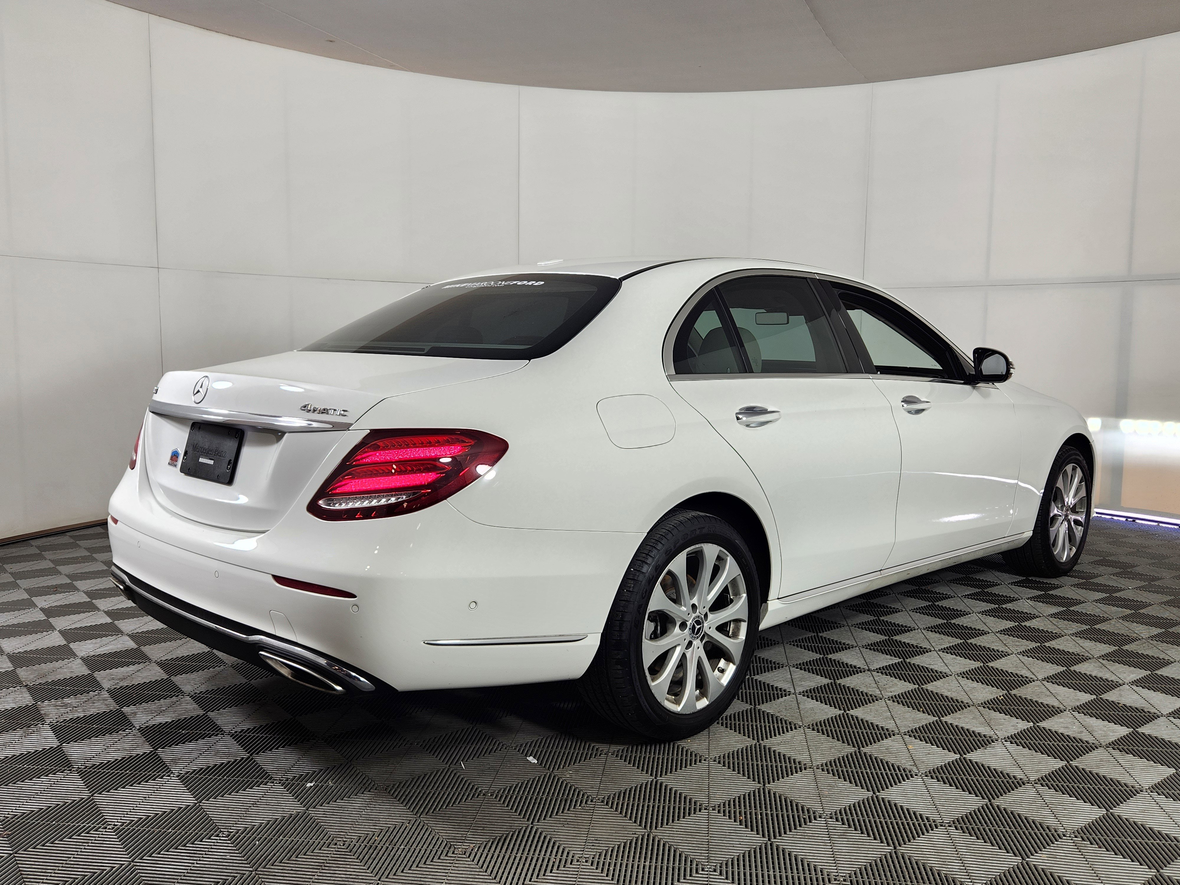 Used 2018 Mercedes-Benz E 300 4MATIC image 7