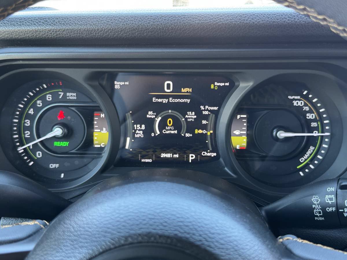 Used 2024 Jeep Wrangler Unlimited w/ Convenience Group AWD/4WD image 33