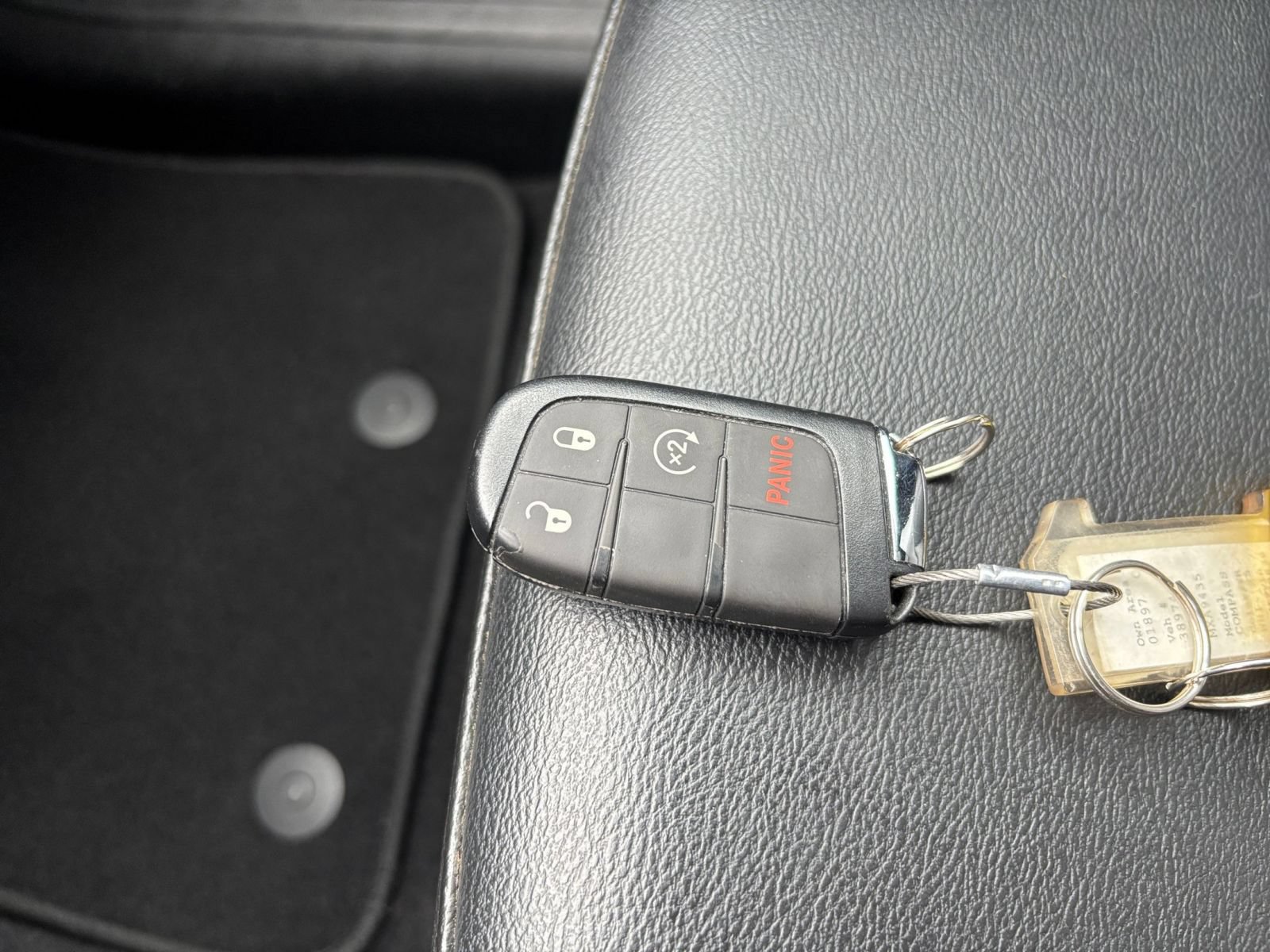 Used 2025 Jeep Compass Limited AWD/4WD image 25