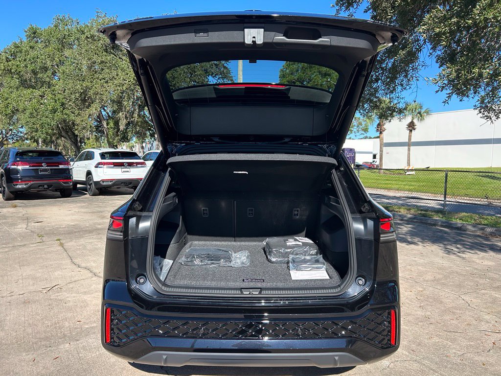New 2027 Volkswagen Tiguan SEL R-Line AWD/4WD image 46
