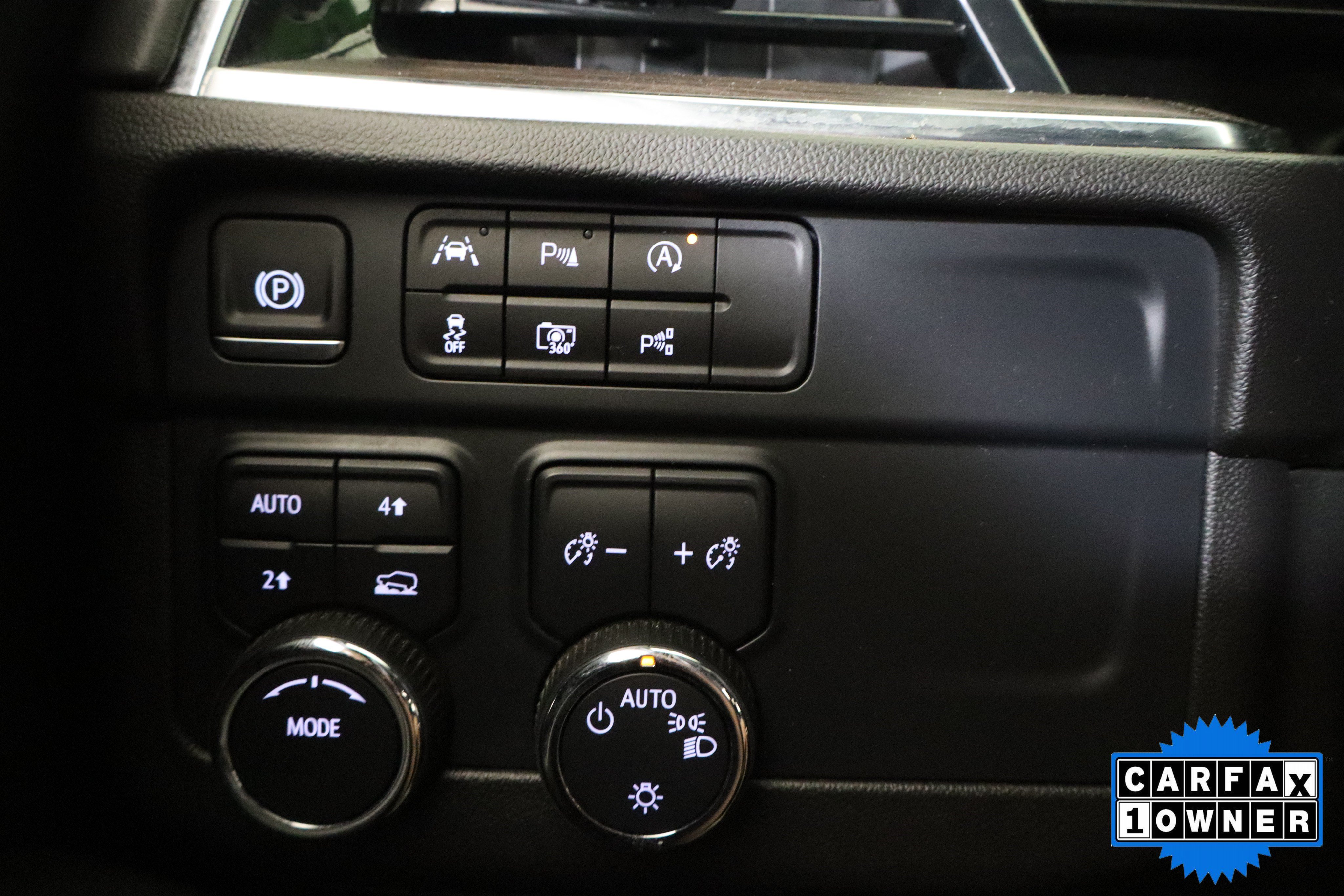 Used 2025 Chevrolet Suburban LT AWD/4WD image 34