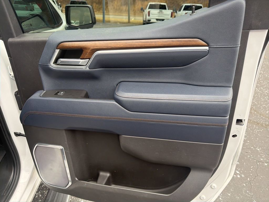 Used 2022 Chevrolet Silverado 1500 High Country w/ High Country Premium Package image 14