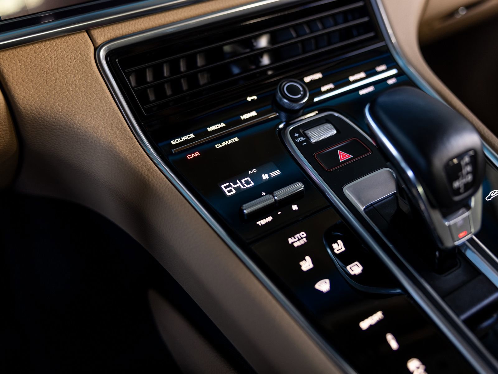 Certified 2023 Porsche Panamera Platinum Edition image 59