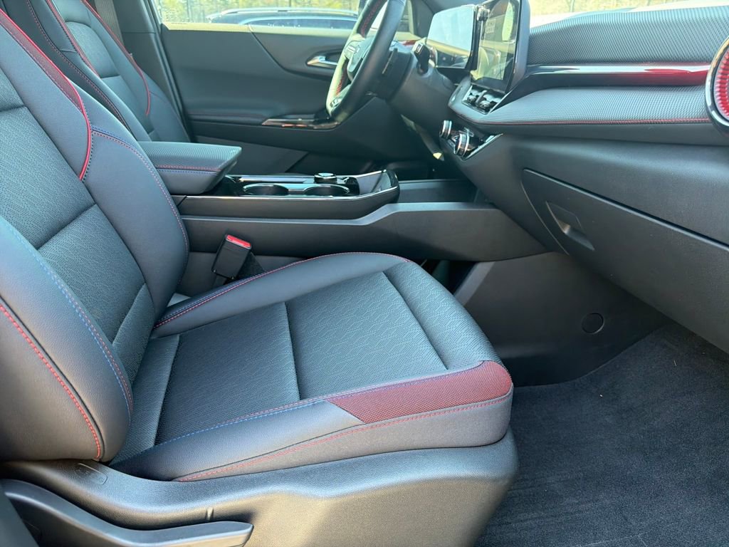 Used 2025 Chevrolet Equinox RS image 37