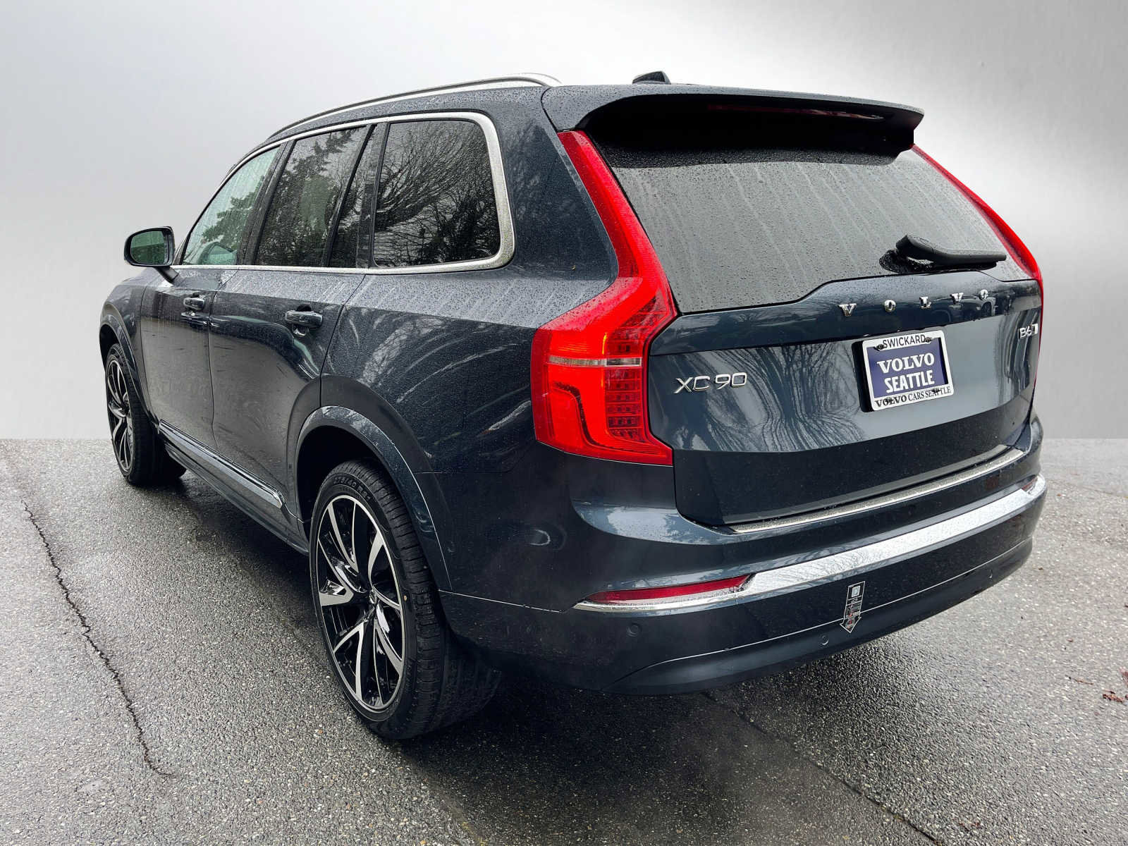 Used 2023 Volvo XC90 B6 Plus w/ Protection Package Premier image 5